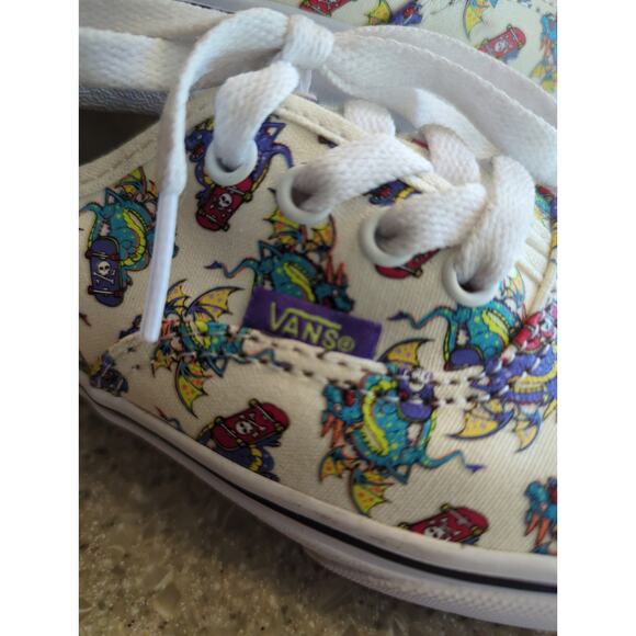 VANS OFF THE WALL Dragon on Pirate Skateboard Youth Boy or Girl Sneakers Size 3 - Picture 2 of 8